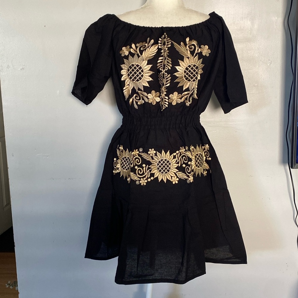 NWOT- beautifully artesanal dress